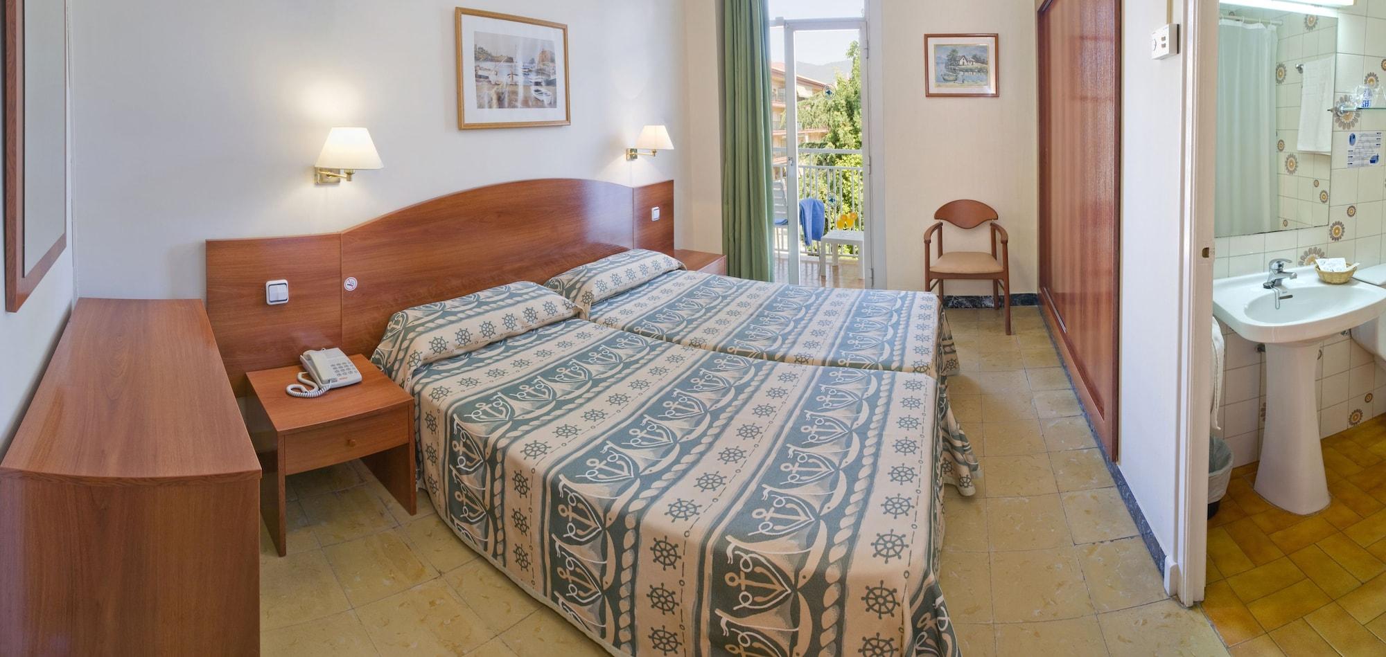 GHT Balmes, Hotel-Aparthotel&SPLASH Calella Exterior foto