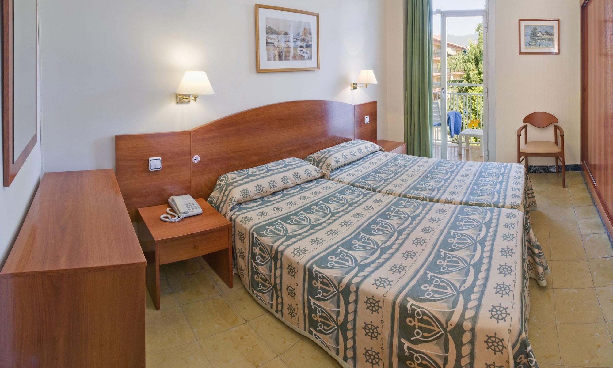 GHT Balmes, Hotel-Aparthotel&SPLASH Calella Exterior foto