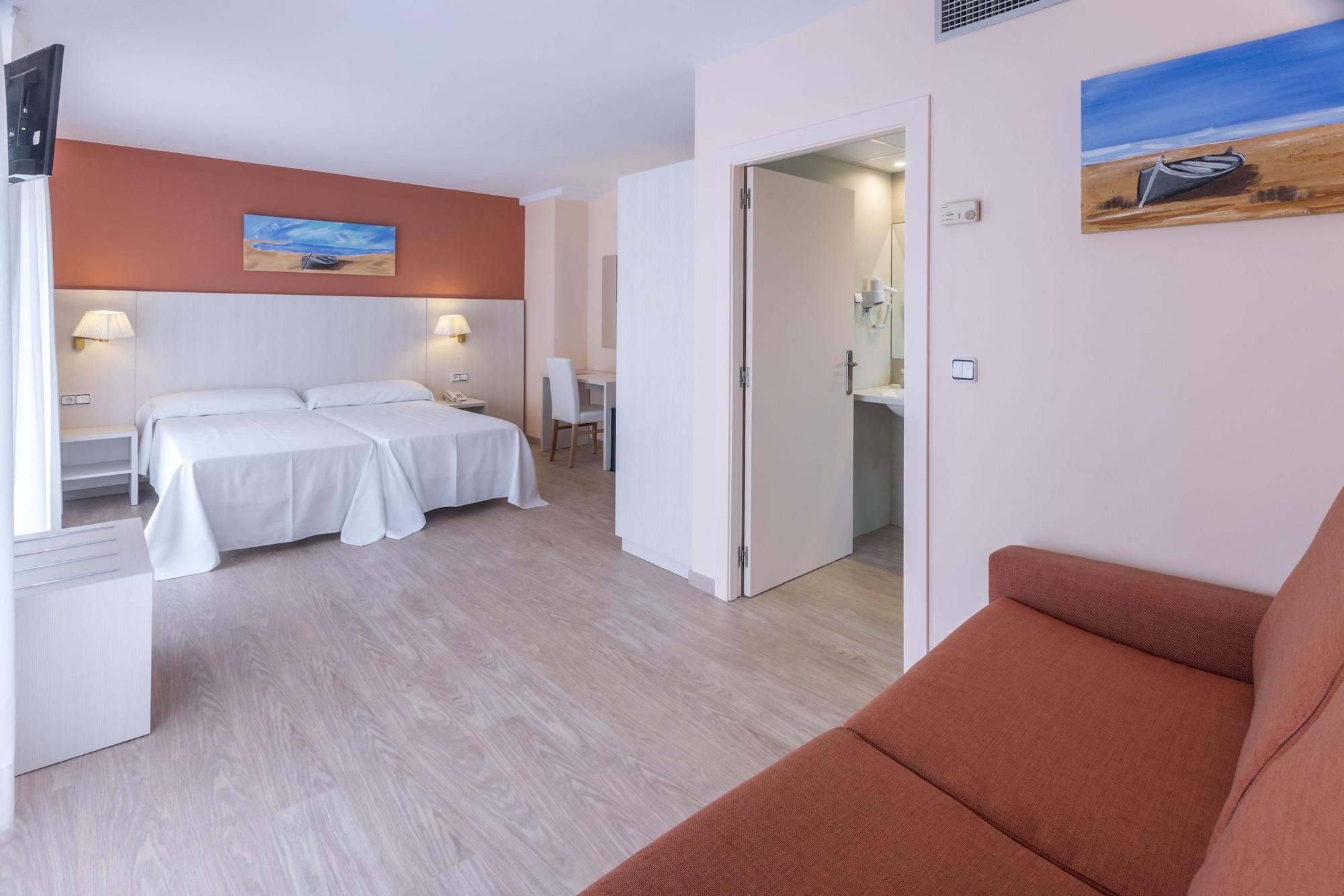 GHT Balmes, Hotel-Aparthotel&SPLASH Calella Exterior foto
