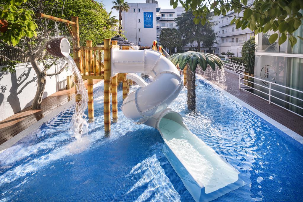 GHT Balmes, Hotel-Aparthotel&SPLASH Calella Exterior foto