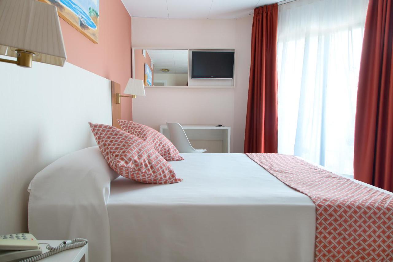 GHT Balmes, Hotel-Aparthotel&SPLASH Calella Exterior foto